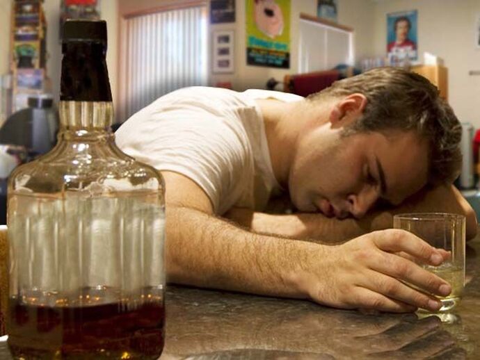 un home bebe alcohol como facelo desistir